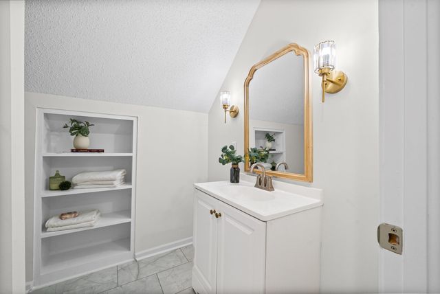 1189 Woodbridge Dr, Clarksville, TN 37042