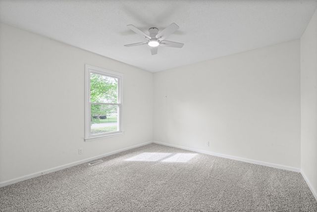 1189 Woodbridge Dr, Clarksville, TN 37042