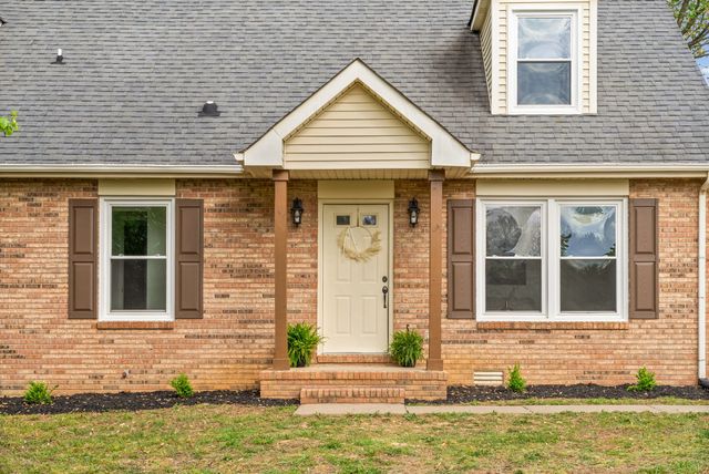 1189 Woodbridge Dr, Clarksville, TN 37042