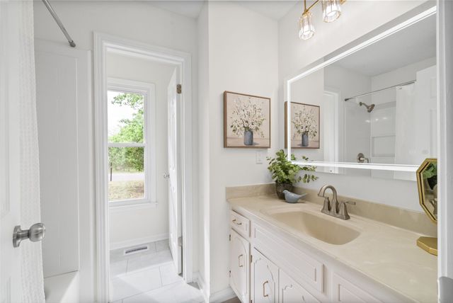 1189 Woodbridge Dr, Clarksville, TN 37042