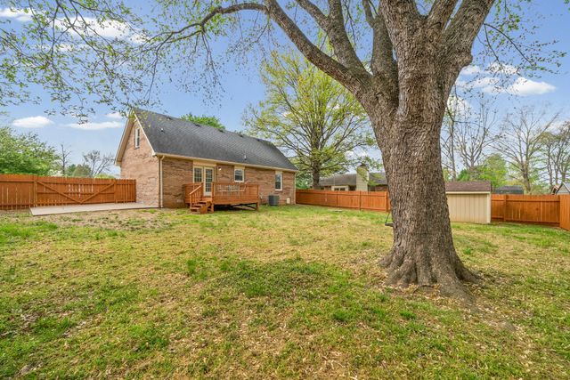 1189 Woodbridge Dr, Clarksville, TN 37042