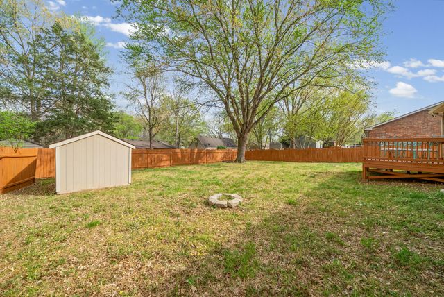 1189 Woodbridge Dr, Clarksville, TN 37042