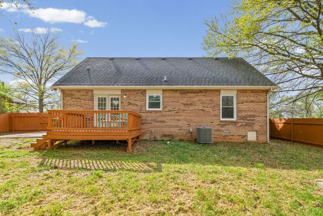 1189 Woodbridge Dr, Clarksville, TN 37042