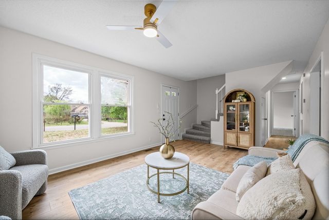 1189 Woodbridge Dr, Clarksville, TN 37042