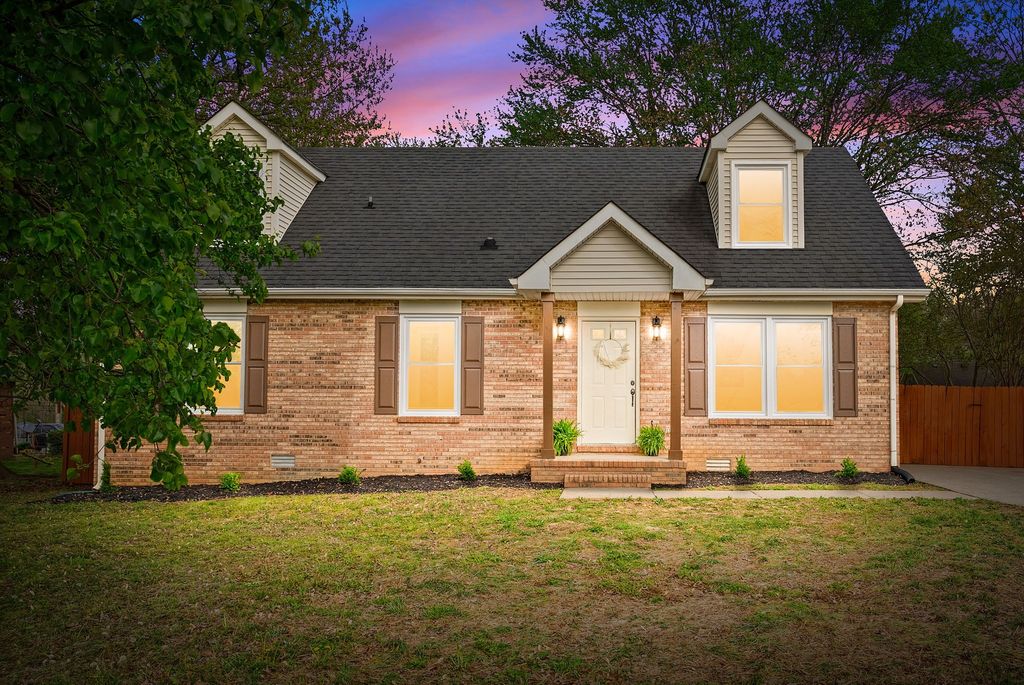 1189 Woodbridge Dr, Clarksville, TN 37042