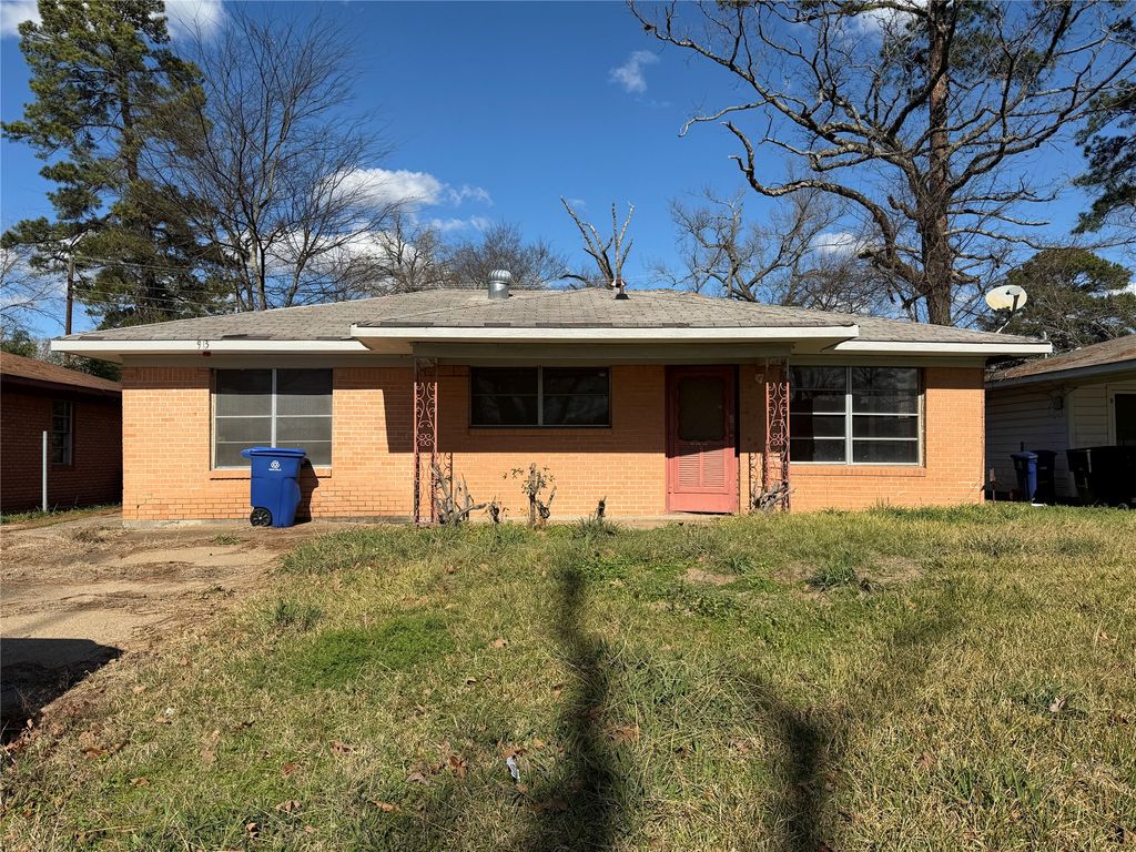 915 Pine Tree Drive, Shreveport, LA 71106