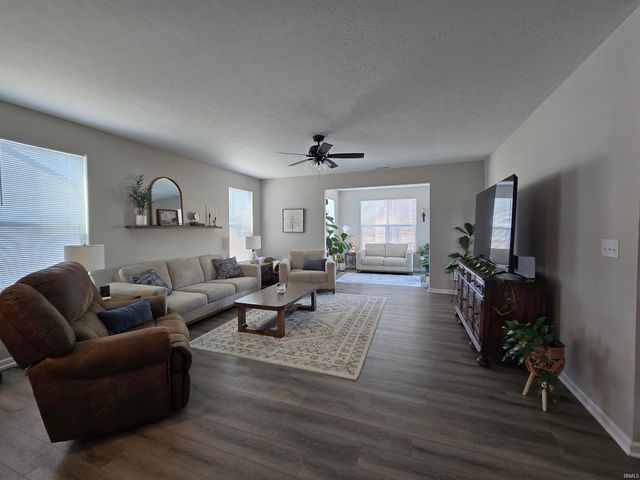 910 HIGHLAND SPRINGS Lane, Kokomo, IN 46902