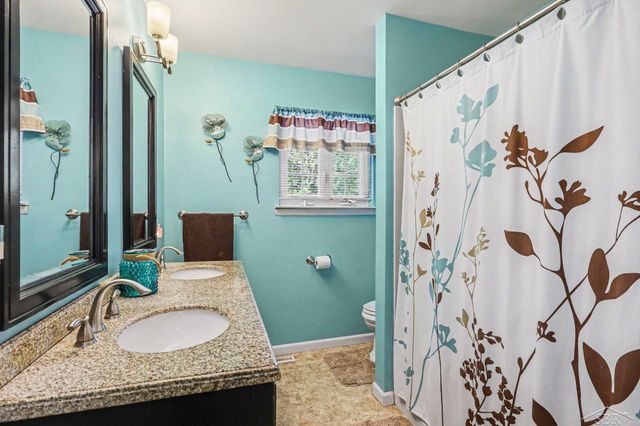 1907 W Packard Drive, Saginaw, MI 48638