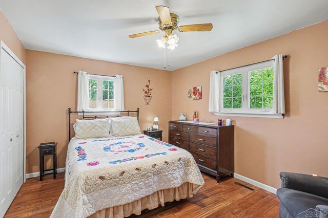 1907 W Packard Drive, Saginaw, MI 48638