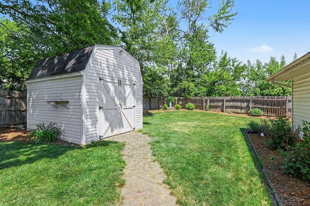 1907 W Packard Drive, Saginaw, MI 48638
