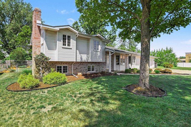 1907 W Packard Drive, Saginaw, MI 48638