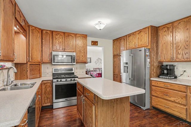 1907 W Packard Drive, Saginaw, MI 48638