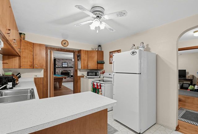 2515 Dombrowski BOULEVARD, Racine, WI 53405