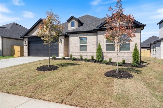 6904 SW Basswood Avenue, Bentonville, AR 72713