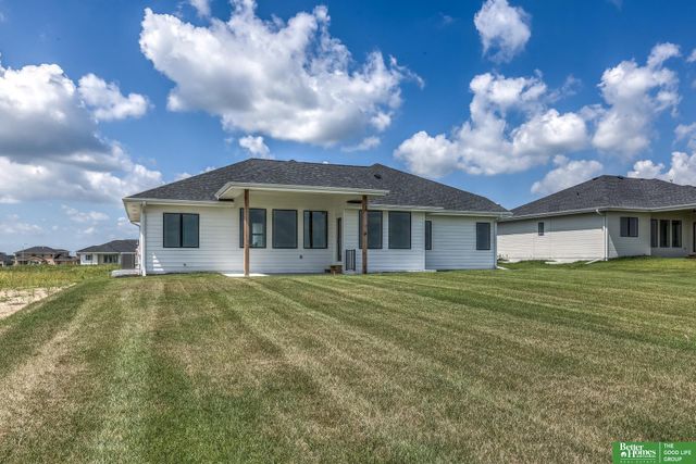 19513 Ellison Avenue, Elkhorn, NE 68022