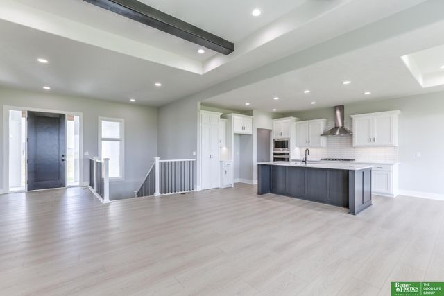 19513 Ellison Avenue, Elkhorn, NE 68022