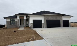 19513 Ellison Avenue, Elkhorn, NE 68022