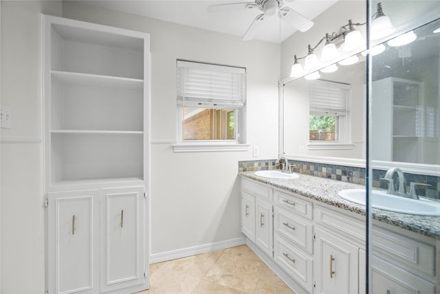 409 Summit Ridge Drive, Euless, TX 76039