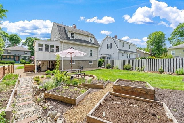 74 Galen St, Waltham, MA 02451