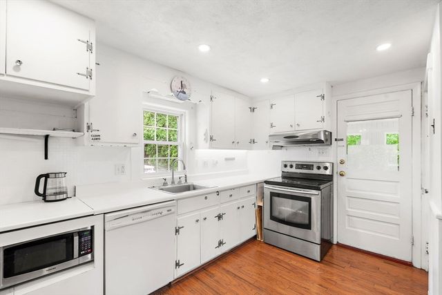 74 Galen St, Waltham, MA 02451