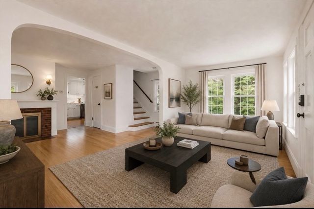 74 Galen St, Waltham, MA 02451