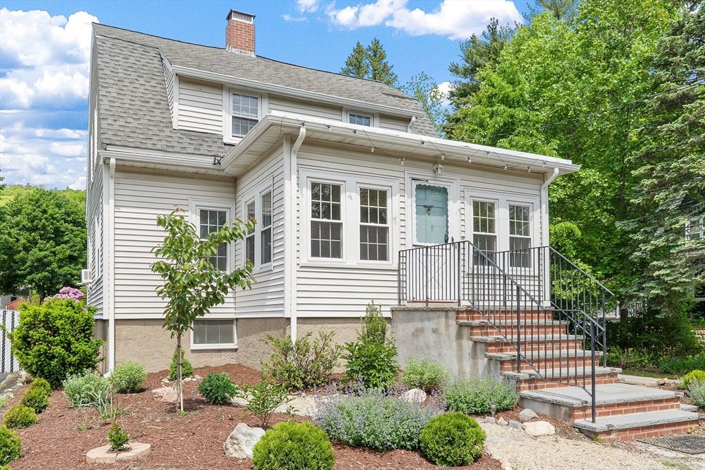 74 Galen St, Waltham, MA 02451