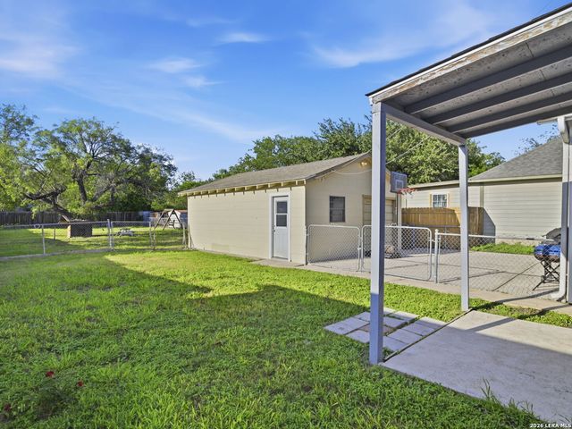 663 W PYRON AVE, San Antonio, TX 78221