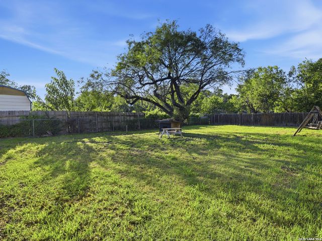 663 W PYRON AVE, San Antonio, TX 78221