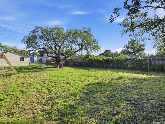 663 W PYRON AVE, San Antonio, TX 78221