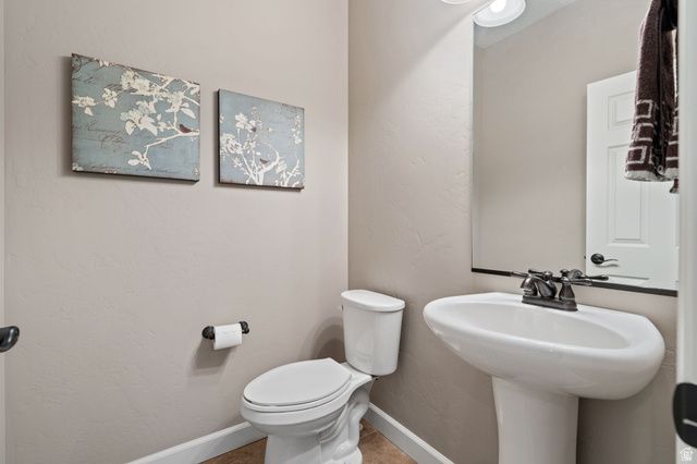 11173 S VILLAGE GROVE LN, South Jordan, UT 84095
