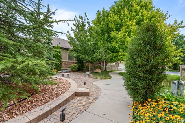 11173 S VILLAGE GROVE LN, South Jordan, UT 84095