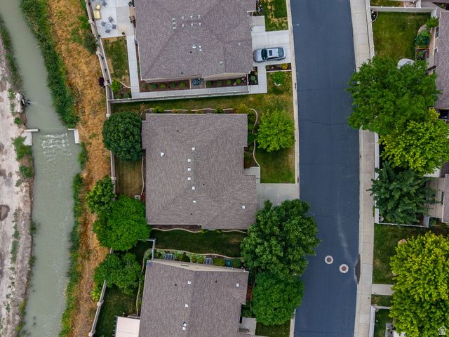 11173 S VILLAGE GROVE LN, South Jordan, UT 84095