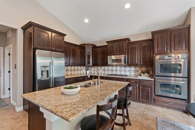 11173 S VILLAGE GROVE LN, South Jordan, UT 84095
