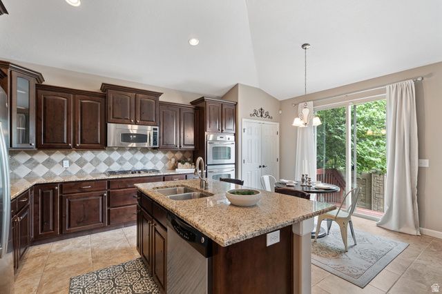 11173 S VILLAGE GROVE LN, South Jordan, UT 84095
