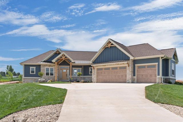 3327 Colton Way, Windsor, WI 53598