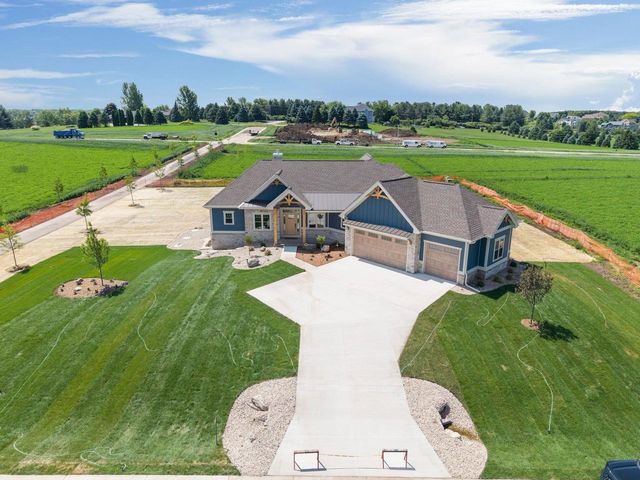 3327 Colton Way, Windsor, WI 53598