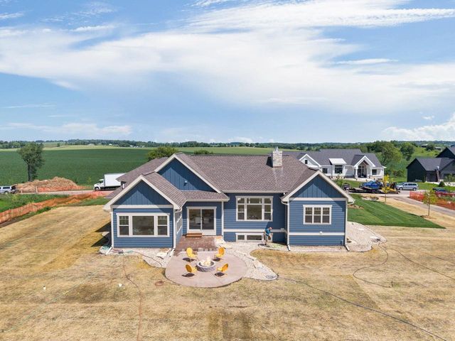3327 Colton Way, Windsor, WI 53598