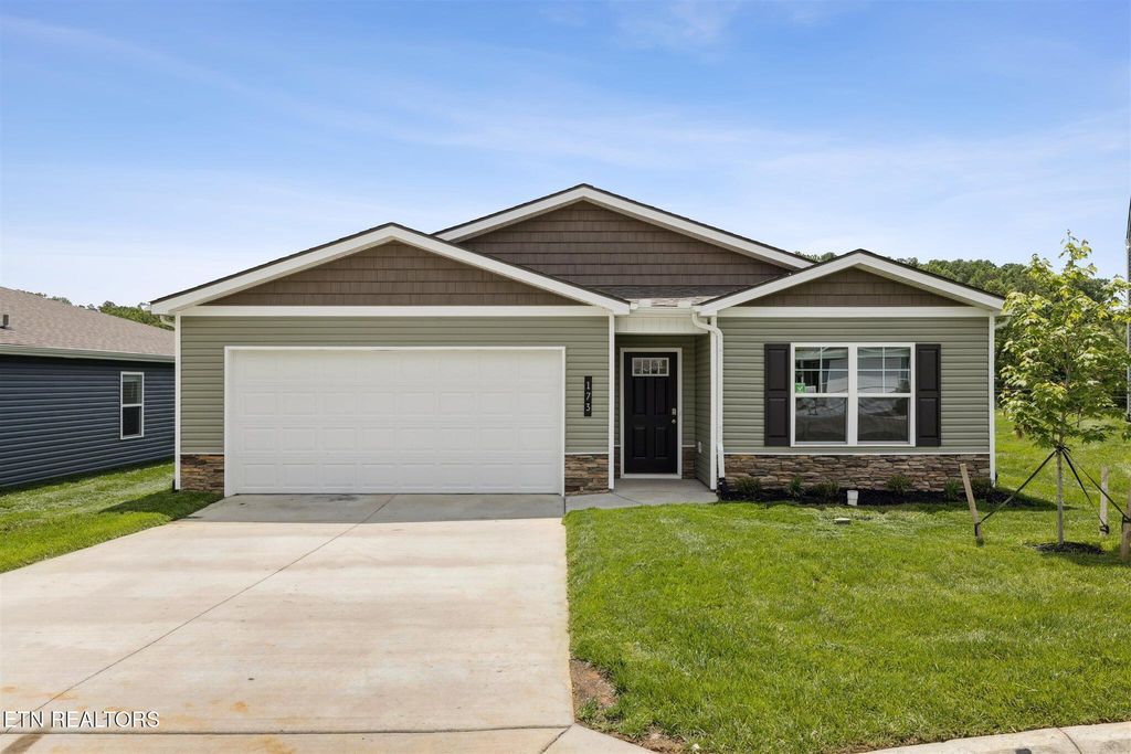 173 S Blissful Meadows Drive, Harriman, TN 37748