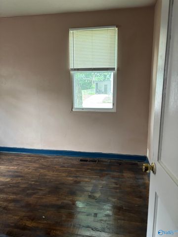 1011 Parklane Street NW, Huntsville, AL 35816