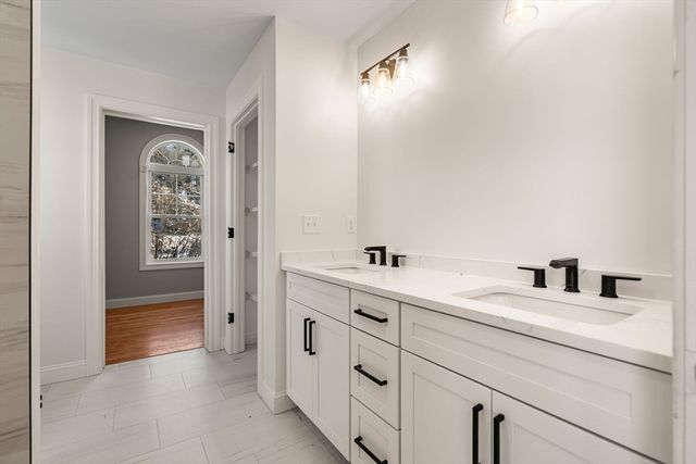 910 Livingston St, Tewksbury, MA 01876