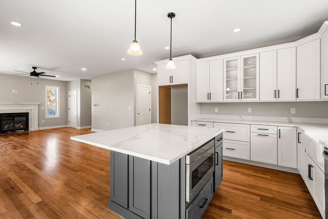 910 Livingston St, Tewksbury, MA 01876