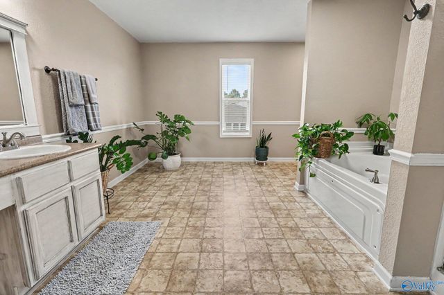 112 Leona Lane NW, Madison, AL 35757