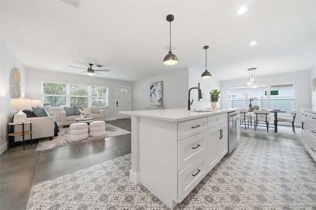 7033 HIBISCUS AVENUE S, South Pasadena, FL 33707