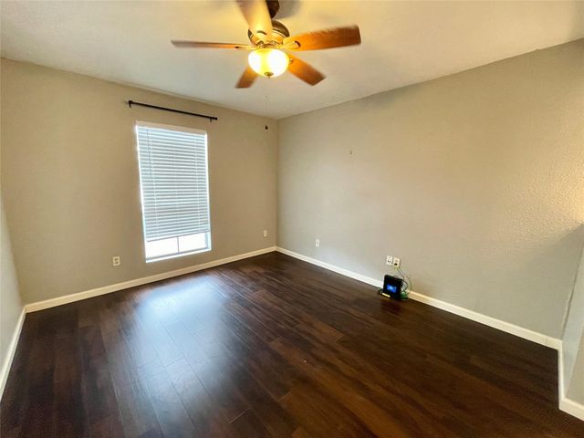 1516 Bay Area Boulevard E4, Houston, TX 77058