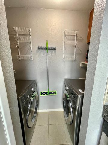 1516 Bay Area Boulevard E4, Houston, TX 77058