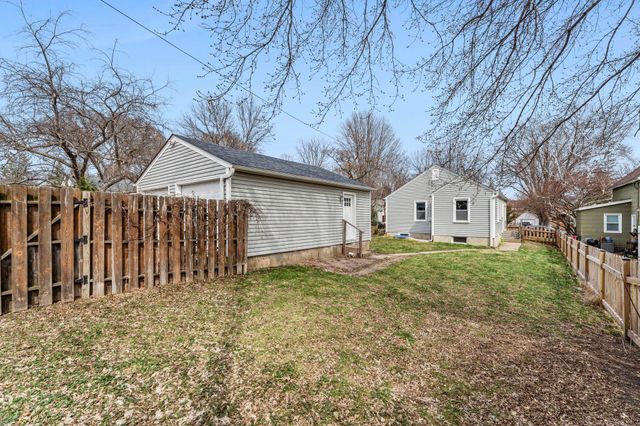 632 7th Avenue S, Hopkins, MN 55343