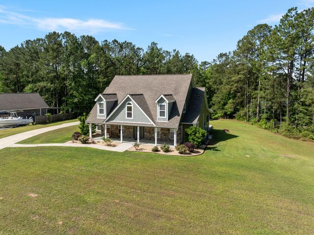305 Pine Ridge Dr., Petal, MS 39465