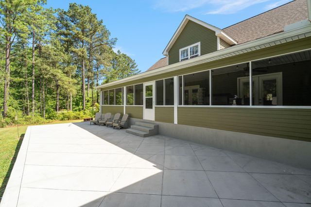 305 Pine Ridge Dr., Petal, MS 39465
