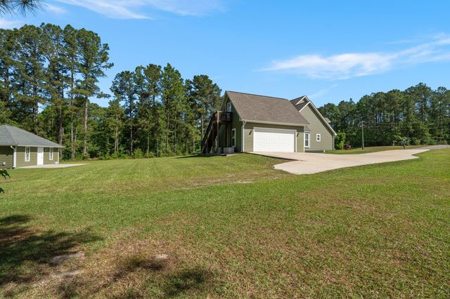 305 Pine Ridge Dr., Petal, MS 39465