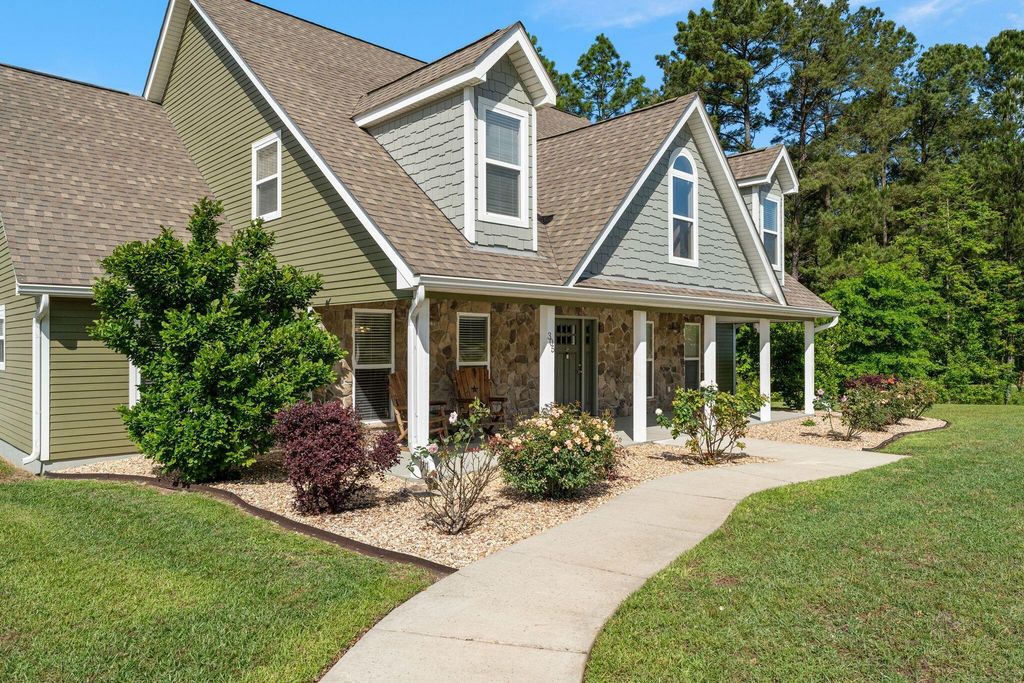 305 Pine Ridge Dr., Petal, MS 39465